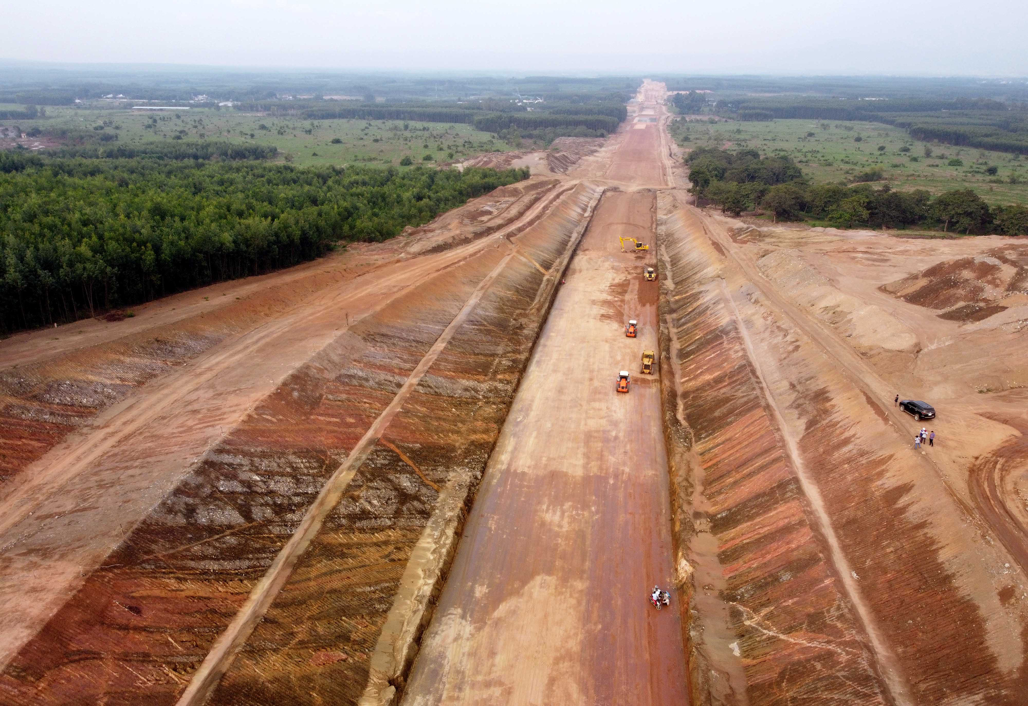 Hoàn thành 99 km cao tốc Phan Thiết - Dầu Giây vào cuối tháng 12 - Ảnh 1. Hoàn thành 99 km cao tốc Phan Thiết - Dầu Giây vào cuối tháng 12 - Ảnh 1.