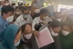 Lý giải hiện tượng người dân chen chúc đi làm giấy tờ nhà đất ở Dầu Tiếng, Bình Dương