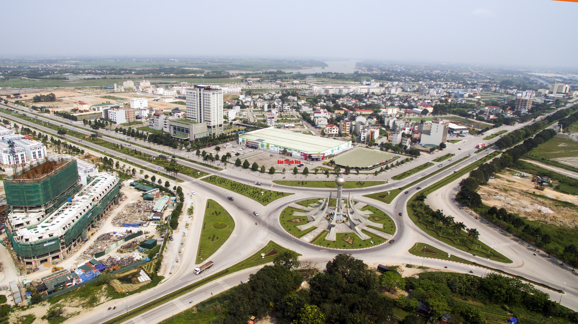 Thanh Hóa: Doanh nghiệp khai khoáng, sản xuất vật liệu kéo nhau đi buôn đất đấu giá - Ảnh 1. Thanh Hóa: Doanh nghiệp khai khoáng, sản xuất vật liệu kéo nhau đi buôn đất đấu giá - Ảnh 1.