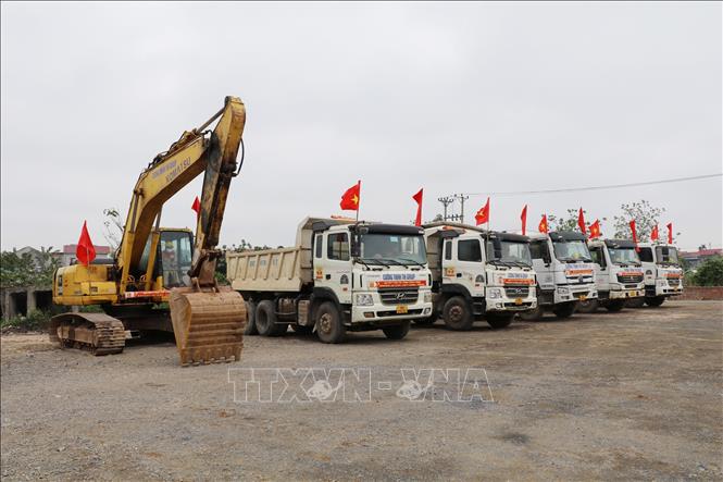 Ninh Bình đồng loạt khởi công nhiều tuyến đường quy mô lớn - Ảnh 2. Ninh Bình đồng loạt khởi công nhiều tuyến đường quy mô lớn - Ảnh 2.