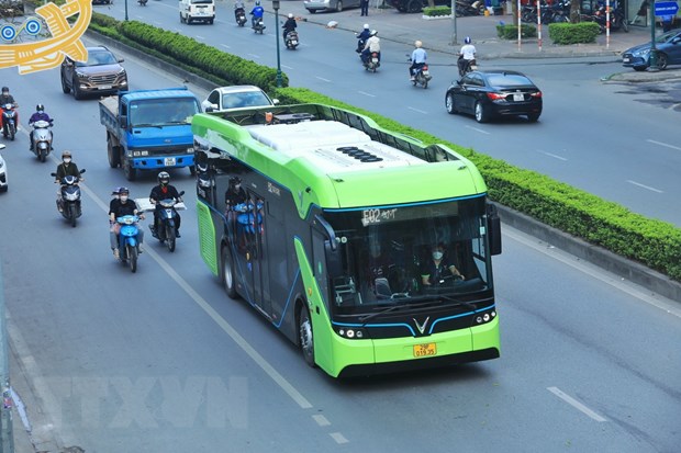 Hình ảnh các tuyến xe buýt điện ở Hà Nội vận hành ổn định - Ảnh 3.