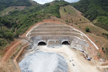 Nhiều đơn vị thi công cao tốc Bắc - Nam đăng ký rút ngắn tiến độ hoàn thành