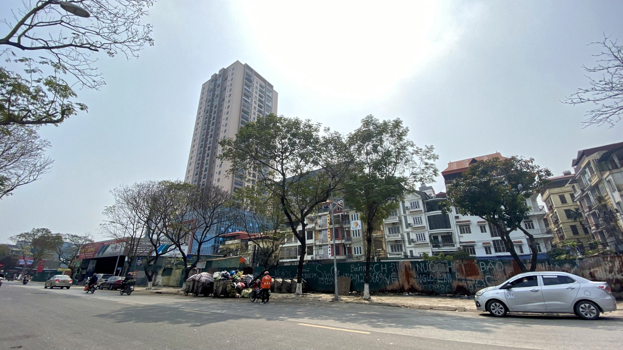 Cận cảnh khu đất dự án của Indeco chậm tiến độ hơn chục năm ở Cầu Giấy - Ảnh 3. Cận cảnh khu đất dự án của Indeco chậm tiến độ hơn chục năm ở Cầu Giấy - Ảnh 3.