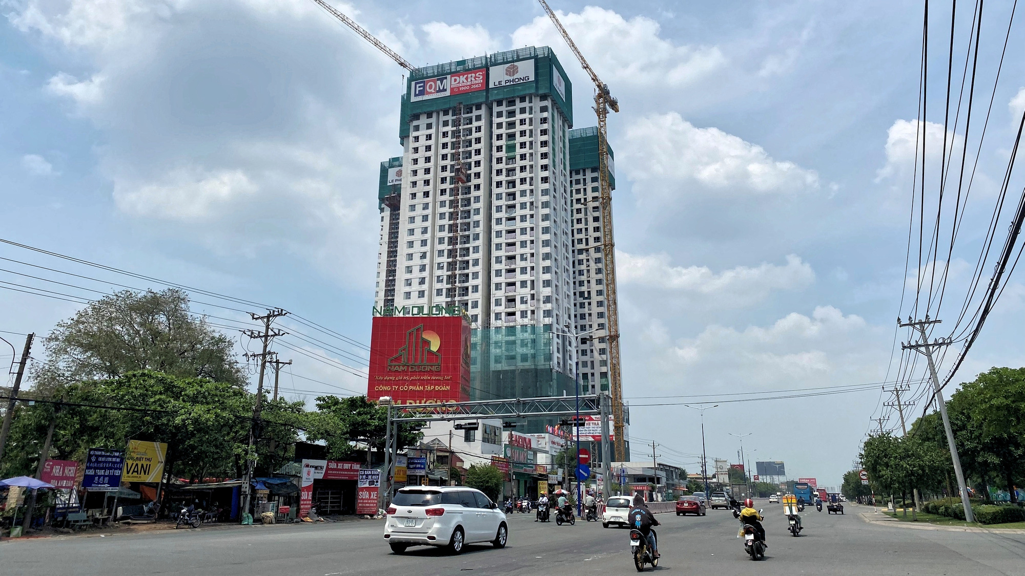 Cận cảnh Quốc lộ 13 sắp mở rộng lên 8 làn xe tại Bình Dương - Ảnh 8. Cận cảnh Quốc lộ 13 sắp mở rộng lên 8 làn xe tại Bình Dương - Ảnh 8.