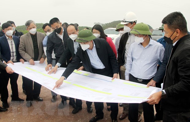 Tăng tốc thi công, hoàn thành cao tốc Vân Đồn-Móng Cái vào ngày 30/4 - Ảnh 2. Tăng tốc thi công, hoàn thành cao tốc Vân Đồn-Móng Cái vào ngày 30/4 - Ảnh 2.