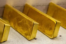 Dự báo giá vàng 5/5: Chờ đợi tín hiệu của đà tăng mới?