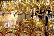 Giá vàng hôm nay 1/5: Vàng SJC điều chỉnh giảm 200.000 - 250.000 đồng/lượng trong tuần qua