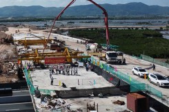 Sắp hoàn thành cầu vượt cao tốc Hạ Long - Hải Phòng