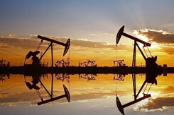 Giá xăng dầu hôm nay 28/4: Giá dầu giảm trở lại gần 1%