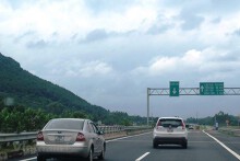 Đồng loạt sửa xong mặt đường trên toàn tuyến Cao tốc Nội Bài - Lào Cai