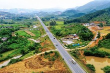 Thủ tướng đồng ý chuyển hình thức PPP sang đầu tư công cao tốc Hòa Bình-Mộc Châu