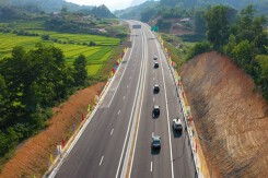 Đề nghị sớm làm cao tốc Sơn La - Điện Biên - cửa khẩu Tây Trang hơn 8.100 tỷ đồng