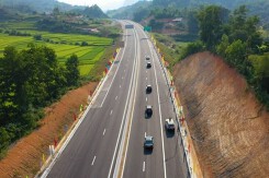Giao tỉnh Điện Biên sớm làm cao tốc Sơn La - Điện Biên - cửa khẩu Tây Trang hơn 8.000 tỷ đồng