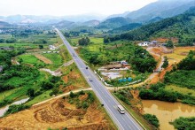 Thông tin quy hoạch nổi bật tuần qua (18-24/4): Bàn phương án xây cao tốc Hòa Bình – Mộc Châu, chuyển đổi đất lúa làm dự án tại nhiều tỉnh thành