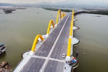 Cận cảnh cầu Tình Yêu hơn 2.100 tỷ tại TP Hạ Long