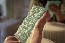 Gạch thủy tinh làm từ vỏ trai - vật liệu xây dựng mới đầy tiềm năng