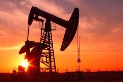 Giá xăng dầu hôm nay 28/3: Quay đầu giảm hơn 1% trong giao dịch đầu tuần