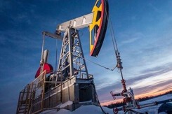 Giá xăng dầu hôm nay 3/5: Giá dầu tăng gần 1%