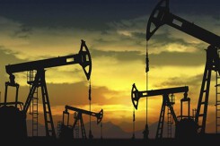 Giá xăng dầu hôm nay 30/3: Giá dầu tiếp tục giảm gần 1%