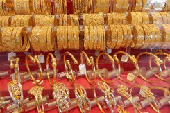 So sánh giá vàng hôm nay 12/4: Vàng trong nước tăng 100.000 - 650.000 đồng/lượng