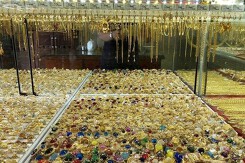 So sánh giá vàng hôm nay 18/4: Vàng SJC tăng mạnh tới 700.000 đồng/lượng vào phiên đầu tuần