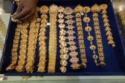 So sánh giá vàng hôm nay 26/3: Cuối tuần, vàng 24K và 18K đảo chiều giảm 30.000 - 200.000 đồng/lượng