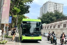 Từ 2025, 100% xe buýt thay thế, đầu tư mới sử dụng điện, năng lượng xanh