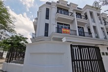 Giá nhà liền thổ liên tục lập đỉnh