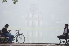 Dự báo thời tiết Hà Nội hôm nay 25/10: Ngày có mưa rào và dông rải rác, trời lạnh