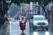 Dự báo thời tiết Hà Nội hôm nay 24/11: Đôi lúc có mưa rào và dông rải rác vài nơi, trời lạnh
