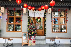 Mách bạn ý tưởng trang trí Noel quán trà sữa, quán cafe, nhà hàng ấn tượng 2022