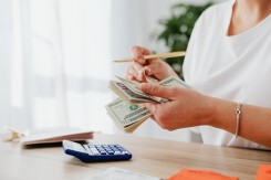 Lãi suất tiết kiệm kỳ hạn 2 năm tại ngân hàng nào cao nhất trong tháng 1/2023?