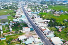 Hình ảnh tỉnh lộ 824 đang mở rộng tại huyện Đức Hòa, Long An