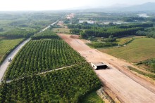 Sau gần 1 năm thi công, cao tốc Bắc - Nam giai đoạn 2 vẫn vướng mặt bằng