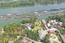 Di dời lồng, bè cá phục vụ thi công cầu Thống Nhất (Đồng Nai)