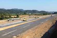 Xây cầu đường bộ nối Lào Cai - Trung Quốc
