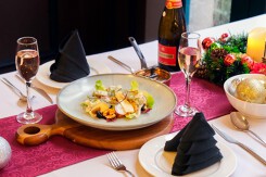 Tận hưởng mùa lễ hội cuối năm đẹp như mơ tại những khách sạn, resort