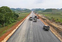 Hơn 20 dự án giao thông được gỡ nút thắt về vật liệu xây dựng