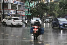 Dự báo thời tiết Hà Nội hôm nay 18/2: Ngày và đêm có mưa rải rác vài nơi, trời vẫn rét
