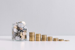 So sánh lãi suất tiết kiệm kỳ hạn 12 tháng cao nhất là bao nhiêu trong tháng 2/2023?