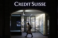 Credit Suisse rơi vào khủng hoảng: Đối tác lo phòng thân, nhà đầu tư sợ suy thoái cận kề
