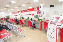 Lãi suất Ngân hàng Techcombank tháng 4/2023 duy trì đà giảm tại các kỳ hạn