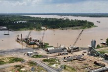 Phát triển kinh tế vùng Đông Nam bộ: Khắc phục tình trạng thiếu quỹ đất, thu hút đầu tư
