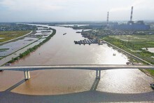 Toàn cảnh cầu vượt sông Trà Lý nối Thái Thụy - Tiền Hải, Thái Bình trên tuyến đường ven biển