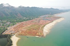 Phân cấp cho địa phương thực hiện thủ tục giao biển, giao đất