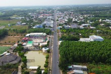 Toàn cảnh trục đường hơn 20 km chạy vòng cung phía nam trung tâm Nhơn Trạch đang được mở rộng