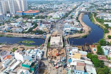 Hình ảnh cầu Bà Hom vừa tái thi công tại quận Bình Tân