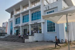 Cảnh vắng vẻ tại phiên chợ đất Hoài Đức sau chuỗi ngày sốt nóng