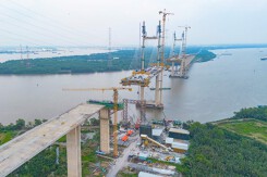 Tiến độ thi công cầu hơn 2.800 tỷ đồng có tĩnh không cao nhất Việt Nam