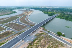 Loạt cầu xây xong thiếu đường kết nối